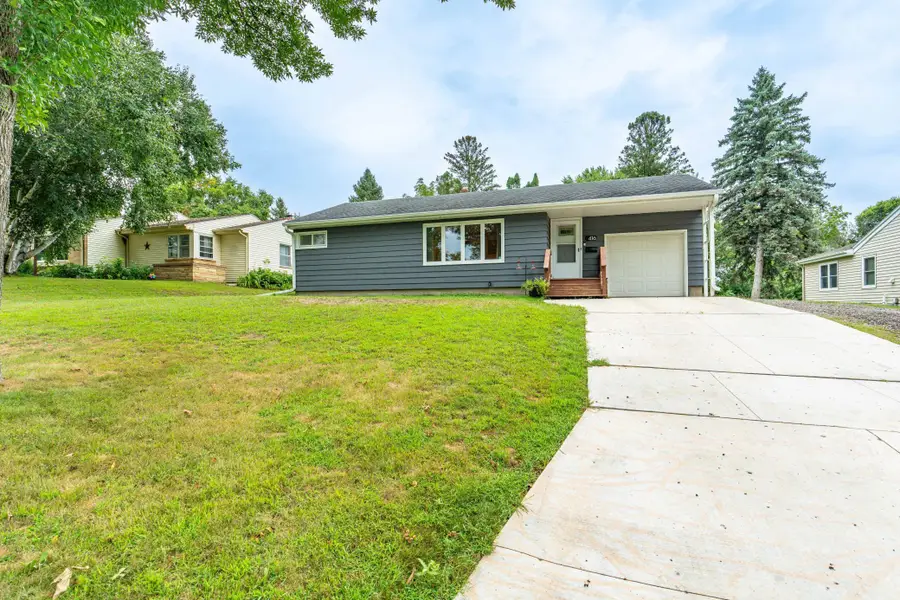 416 E Saint Charles Avenue, Fergus Falls, MN 56537 - #2