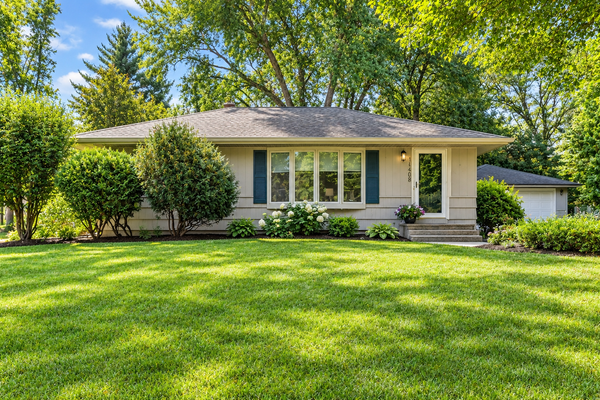 16403 Seymour Drive, Minnetonka, MN 55345