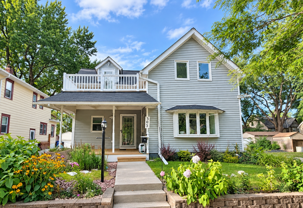 303 Page Street W, Saint Paul, MN 55107 - #1