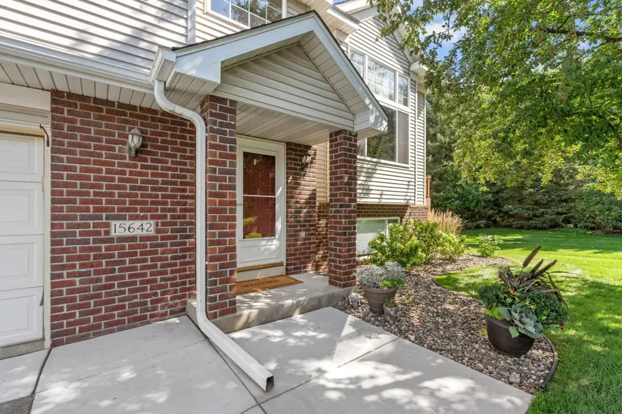 15642 Chasewood Court, Rosemount, MN 55068 - #2