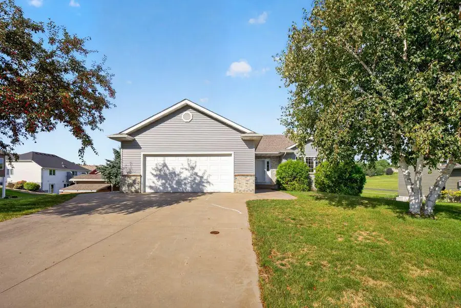 810 7th Avenue Sw, Pine Island, MN 55963 - #2