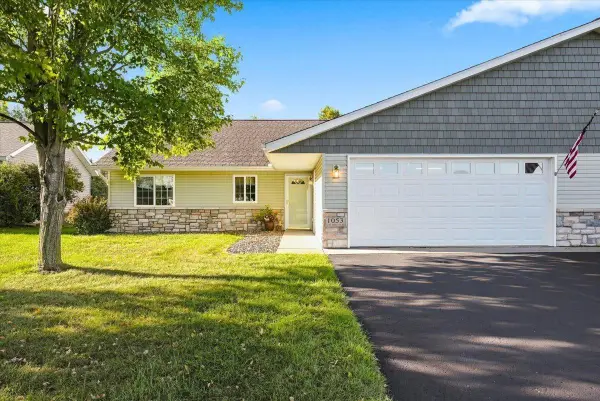 1053 W Ridge Court, New Richmond, WI 54017