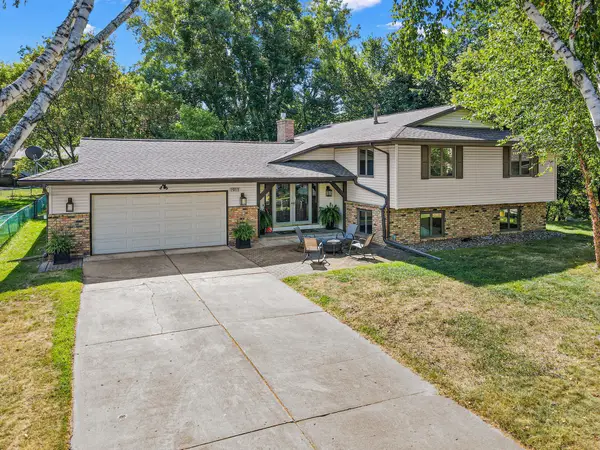 1911 Serendipity Court, New Brighton, MN 55112