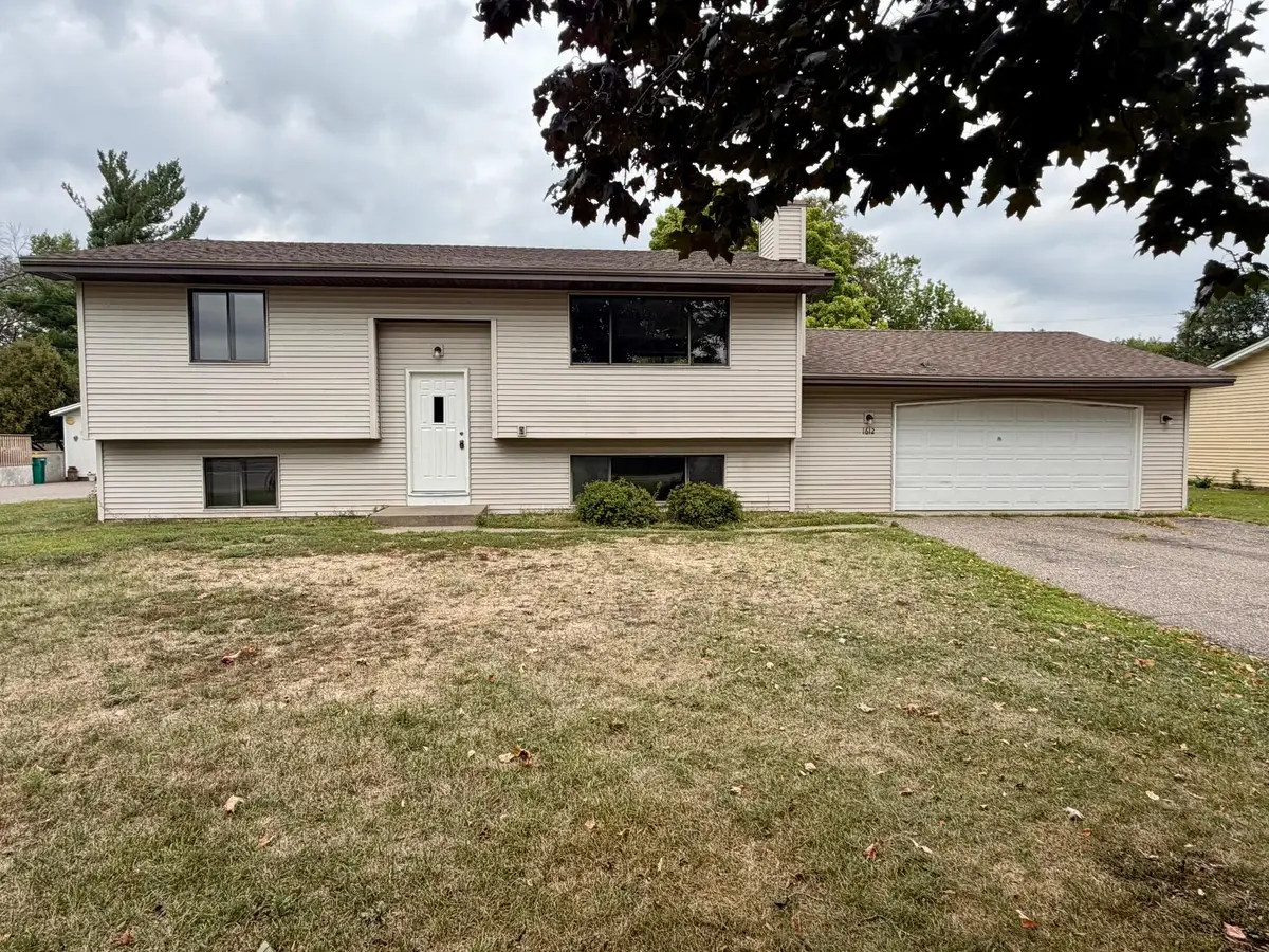 1612 69th Avenue N, Brooklyn Center, MN 55430 - #1