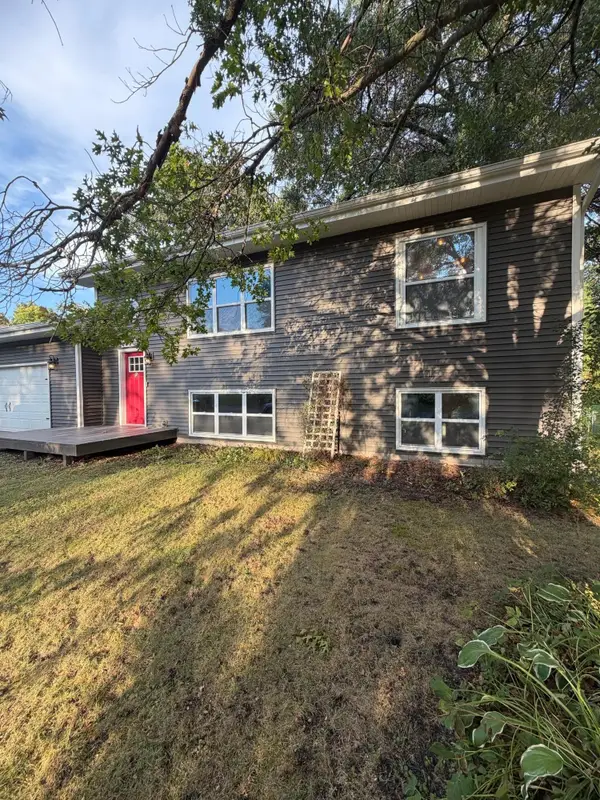19205 Yale Street Nw, Elk River, MN 55330