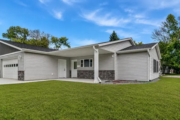 122 Cox Avenue Sw, Madelia, MN 56062
