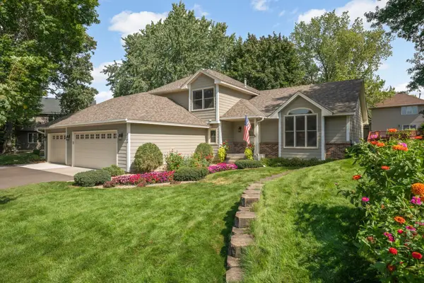 3266 Rolling Hills Drive, Eagan, MN 55121
