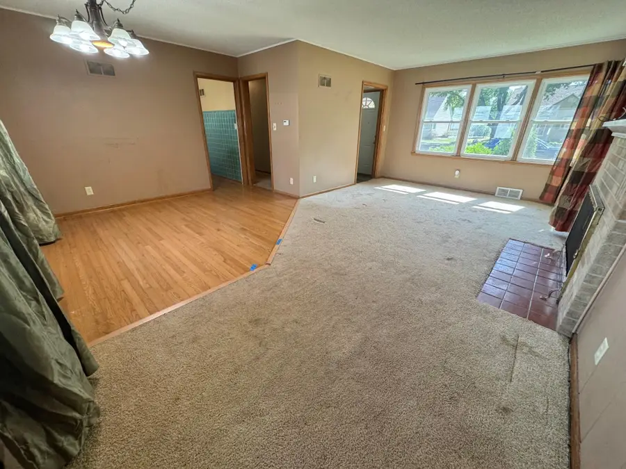 408 Southview Drive, Marshall, MN 56258 - #3