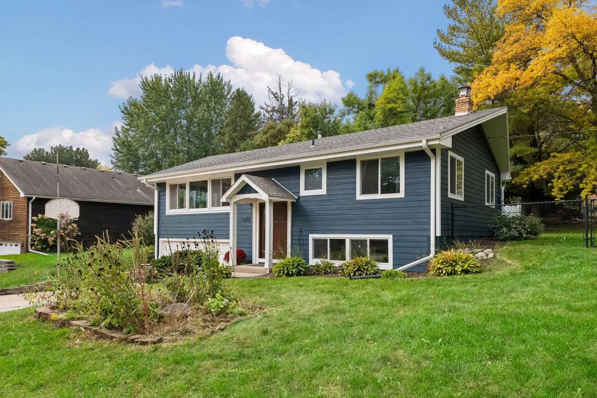 1370 Valley View Road, Chaska, MN 55318 - #1