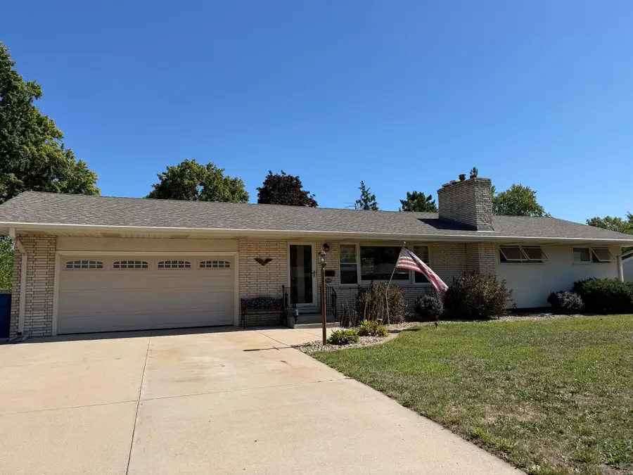 7538 Carmen Avenue, Inver Grove Heights, MN 55076 - #2
