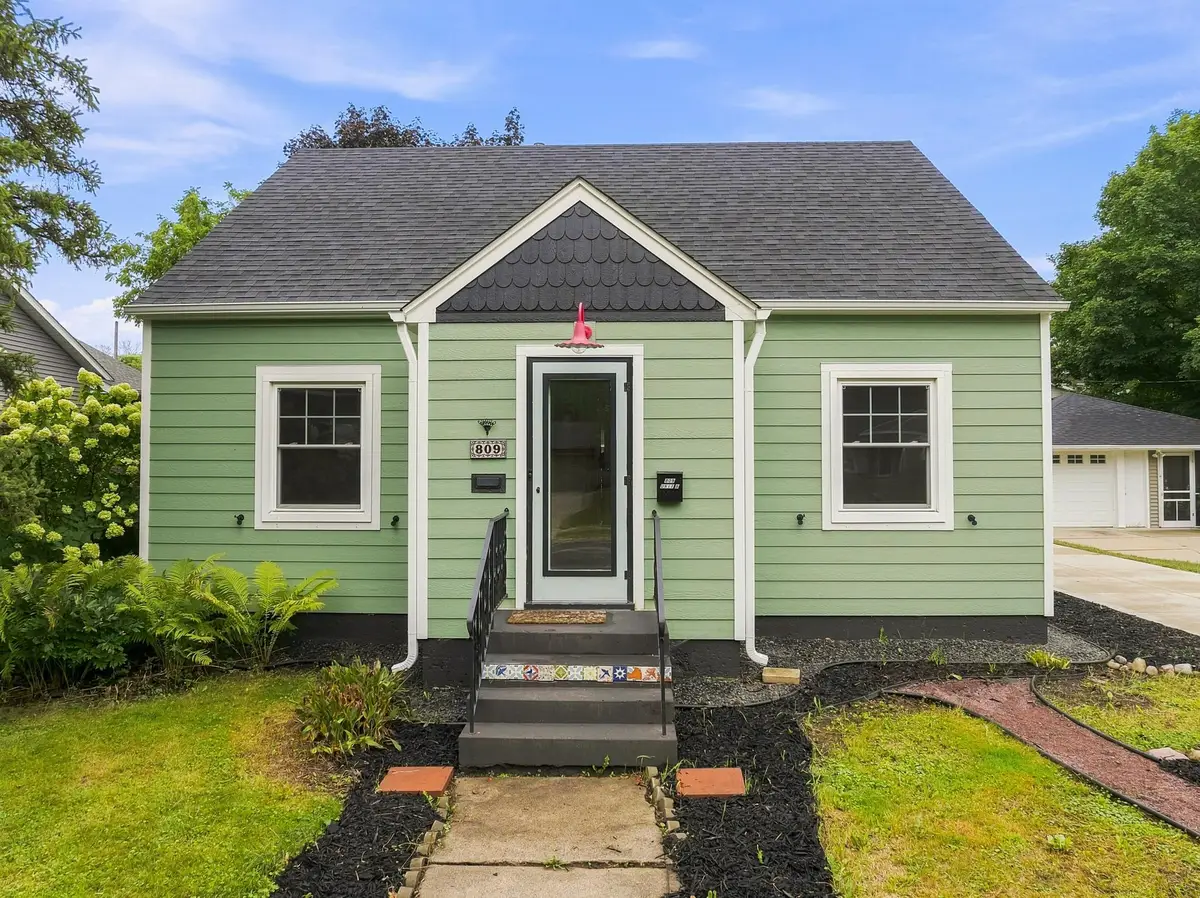 809 1st Street W, Northfield, MN 55057 - #1