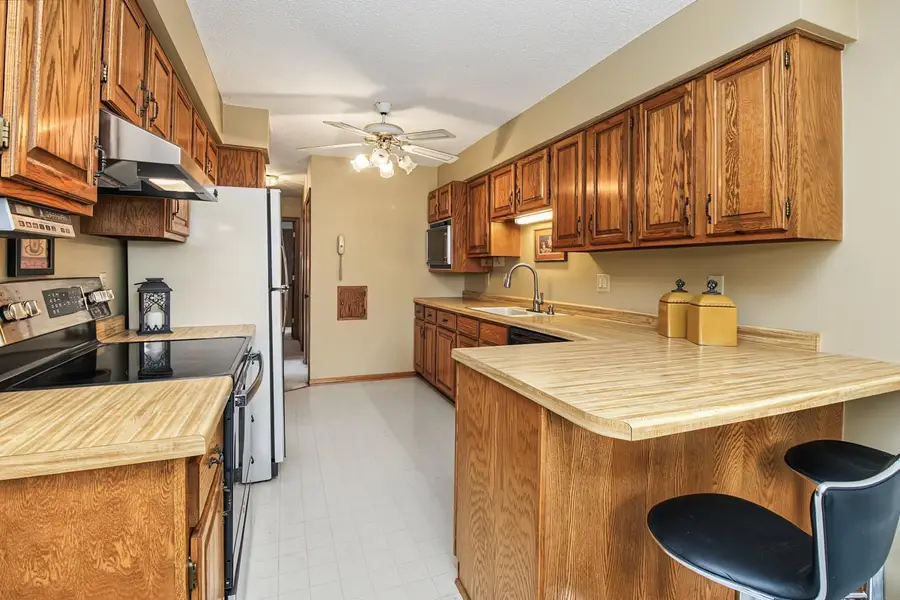 3901 Gershwin Avenue N, Oakdale, MN 55128 - #3