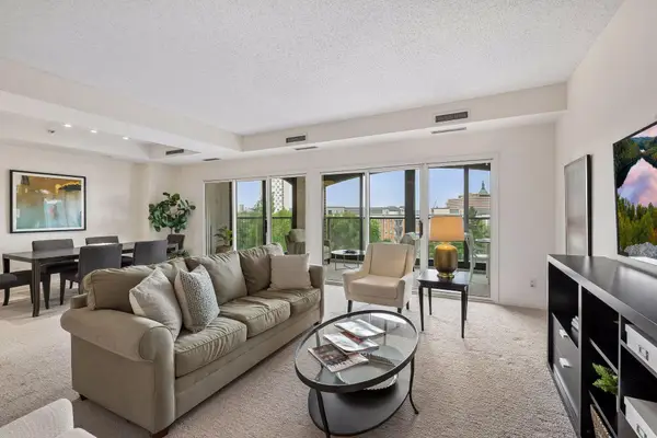 1201 Yale Place #403, Minneapolis, MN 55403