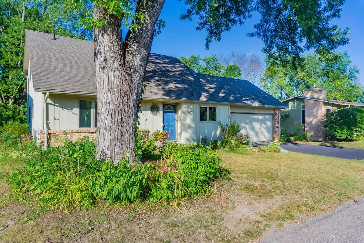 110105 Arboretum Way, Chaska, MN 55318 - #1