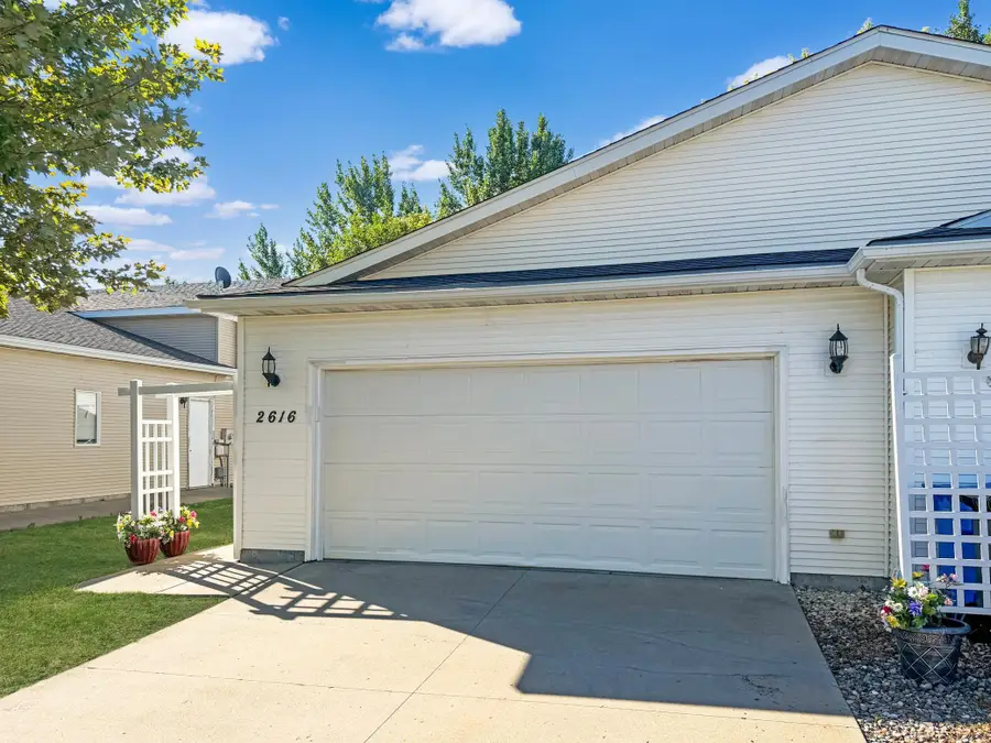 2616 35th Avenue S, Fargo, ND 58104 - #2