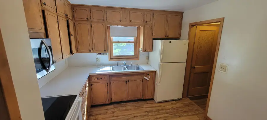 1014 Saint Peter Avenue, Albert Lea, MN 56007 - #3