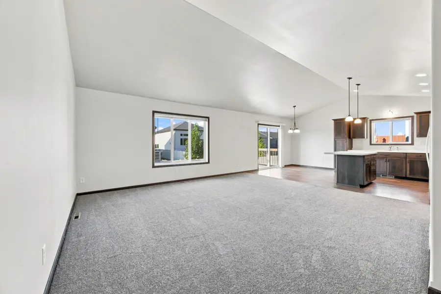 911 Eaglewood Avenue W, West Fargo, ND 58078 - #2