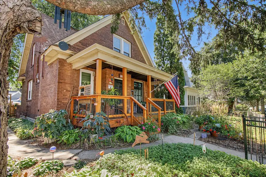 102 Cook Avenue W, Saint Paul, MN 55117 - #2