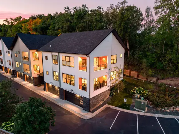 5734 Shady Oak Road #11, Minnetonka, MN 55343