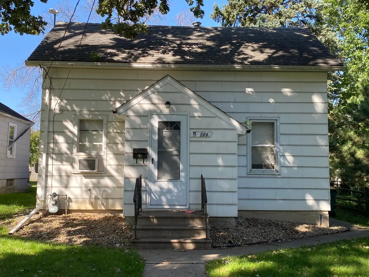 814 Lincoln Avenue, Albert Lea, MN 56007 - #1