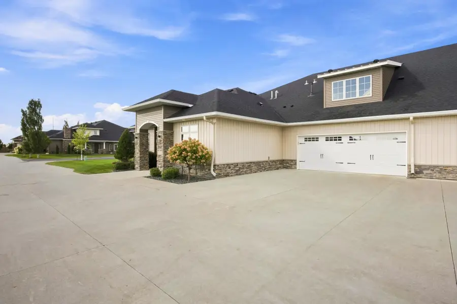 5074 Prosperity Way S, Fargo, ND 58104 - #2