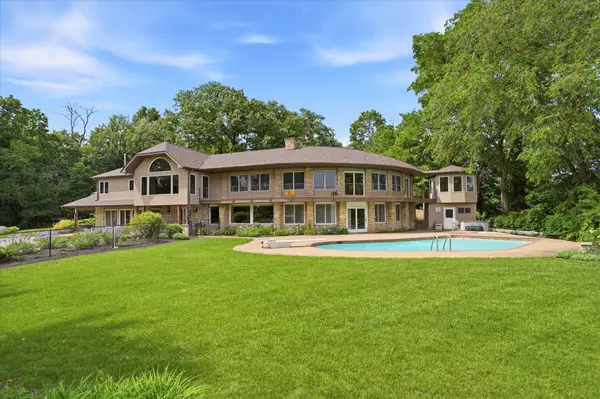10129 Eden Prairie Road, Eden Prairie, MN 55347