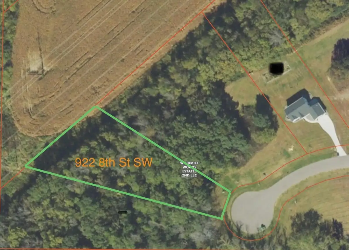 922 8th Street Sw, Pine Island, MN 55963 - #1