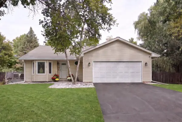 970 Redwing Court, Chanhassen, MN 55317