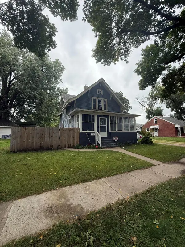 218 Augusta Avenue Se, Willmar, MN 56201