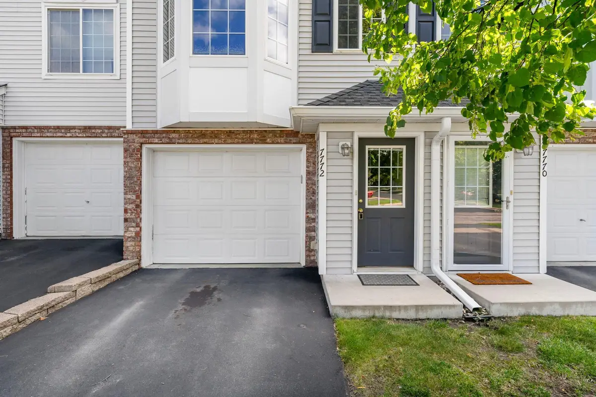 7772 Arboretum Village Circle, Chanhassen, MN 55317 - #1