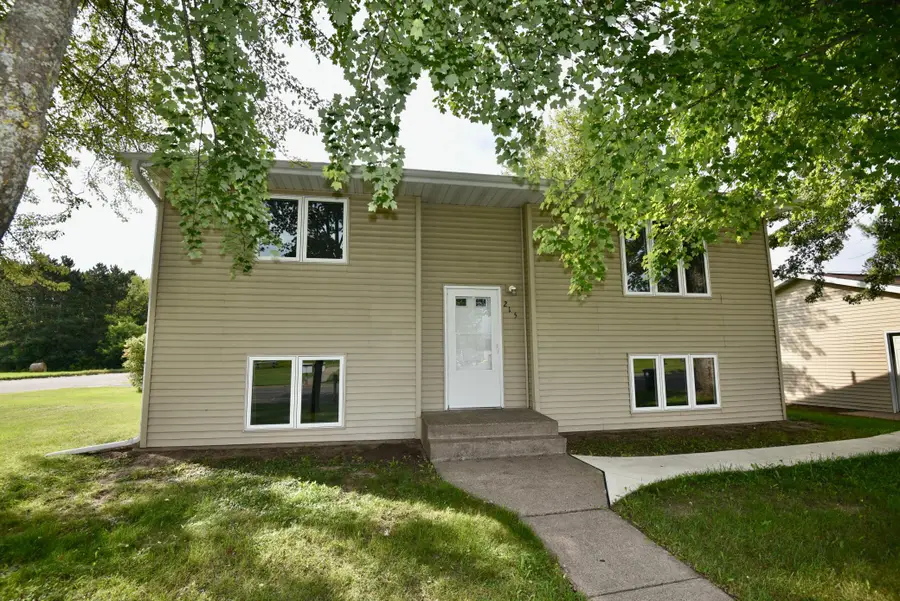 215 7th Street Ne, Milaca, MN 56353 - #3