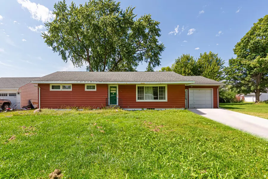 366 N Waterville Avenue, Le Center, MN 56057 - #2