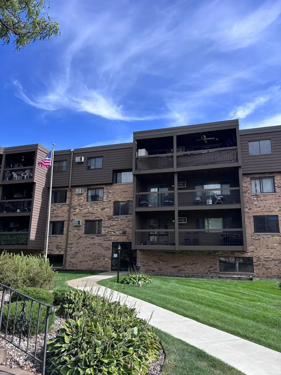 999 41st Avenue Ne #302, Columbia Heights, MN 55421 - #2