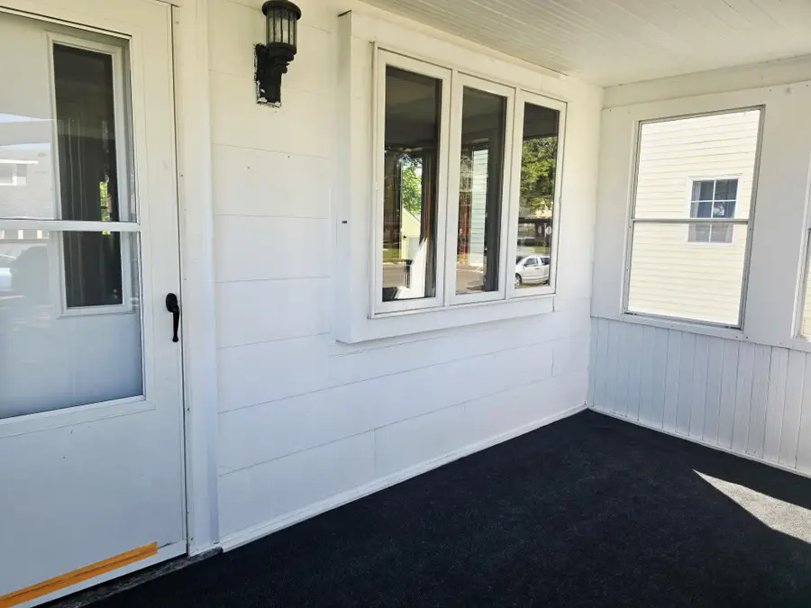 609 9th Avenue Sw, Austin, MN 55912 - #3