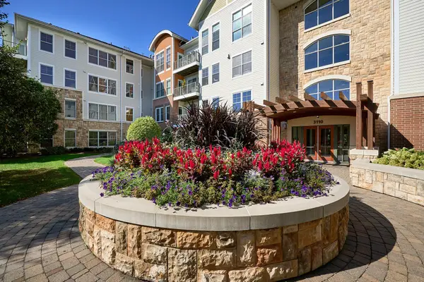 3110 N Chestnut Street #211, Chaska, MN 55318