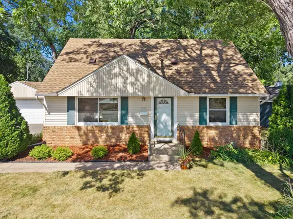 2900 W 84th Street, Bloomington, MN 55431