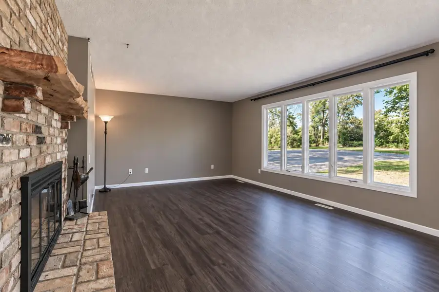 1011 N Cordova Avenue, Le Center, MN 56057 - #3