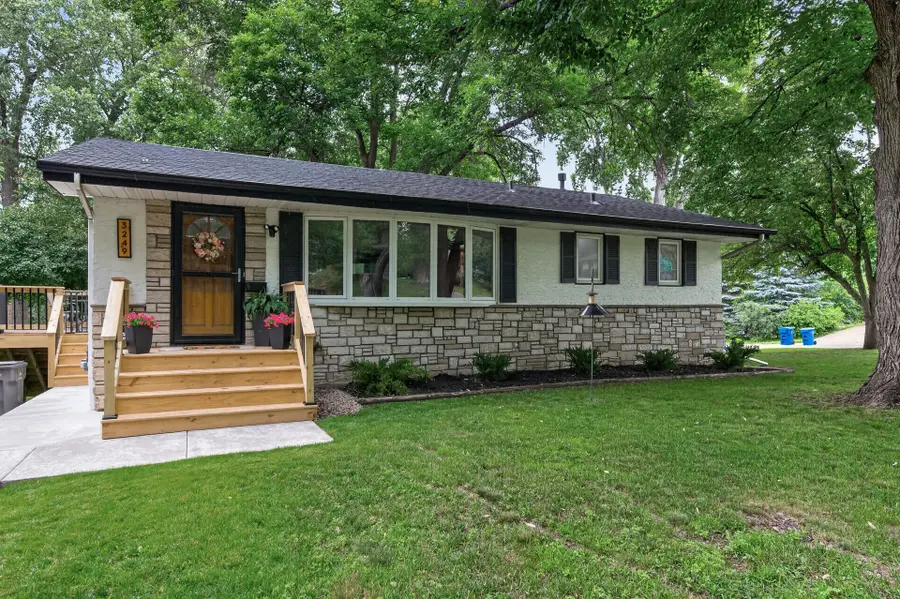 3249 Scott Avenue N, Golden Valley, MN 55422 - #3