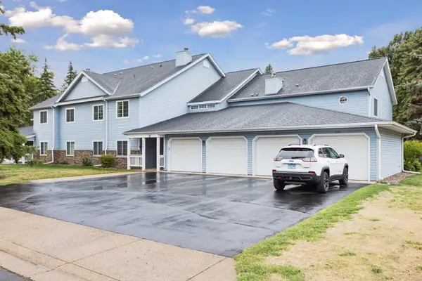 300 41st Avenue Ne #202, Columbia Heights, MN 55421
