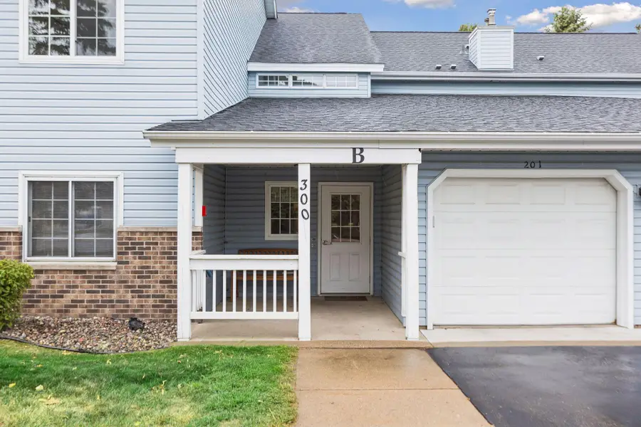 300 41st Avenue Ne #202, Columbia Heights, MN 55421 - #3