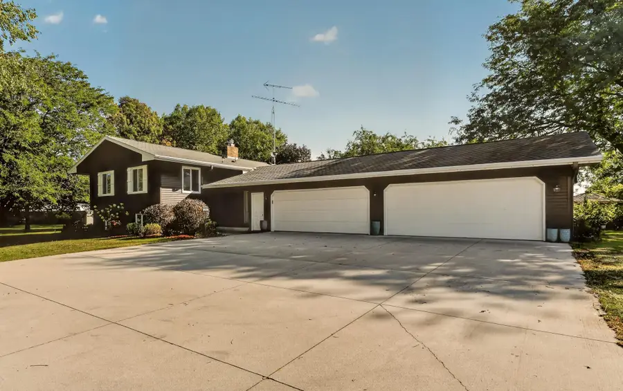297 Majestic Road Nw, Rochester, MN 55901 - #2