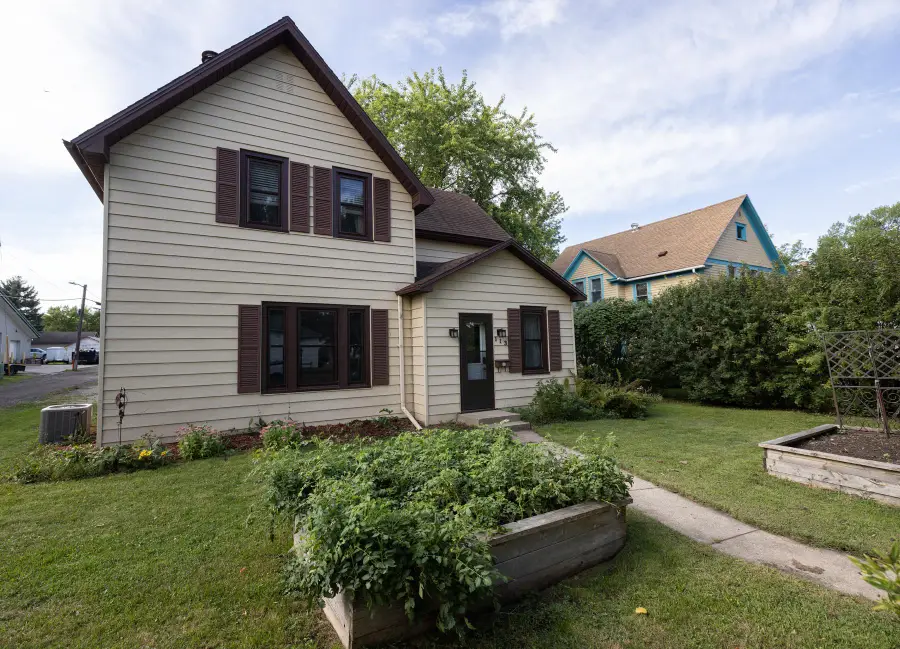 113 W Bancroft Avenue, Fergus Falls, MN 56537 - #2