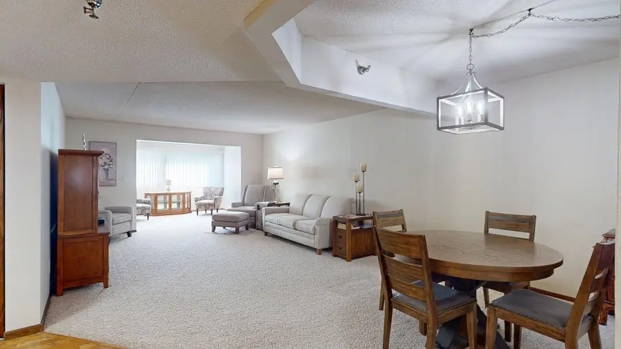 2100 Valkyrie Drive Nw #302, Rochester, MN 55901 - #2