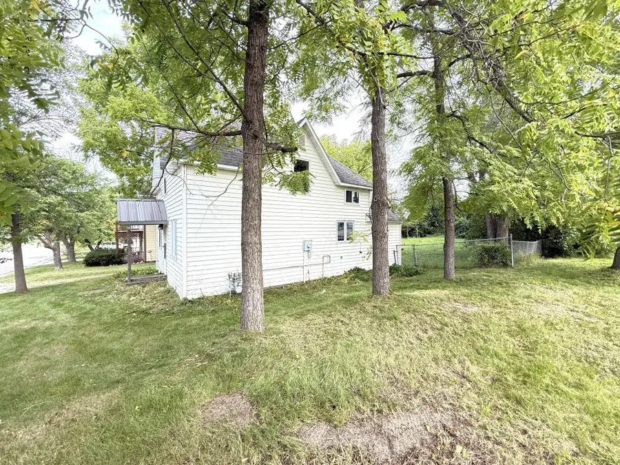 209 E Oak Avenue, Frazee, MN 56544 - #2