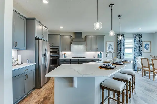 2077 Kestrel Drive, Shakopee, MN 55379