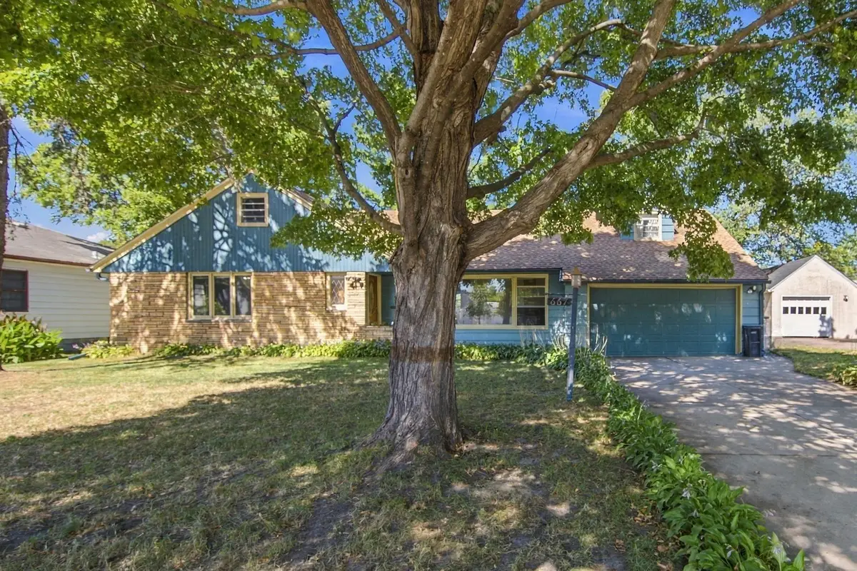 667 Wheelock Parkway W, Saint Paul, MN 55117 - #1