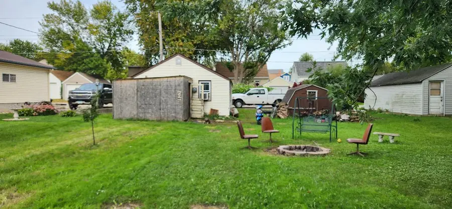 410 Saint Peter Avenue, Albert Lea, MN 56007 - #3
