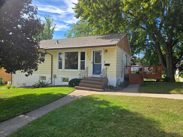 713 Cedar Avenue, Albert Lea, MN 56007