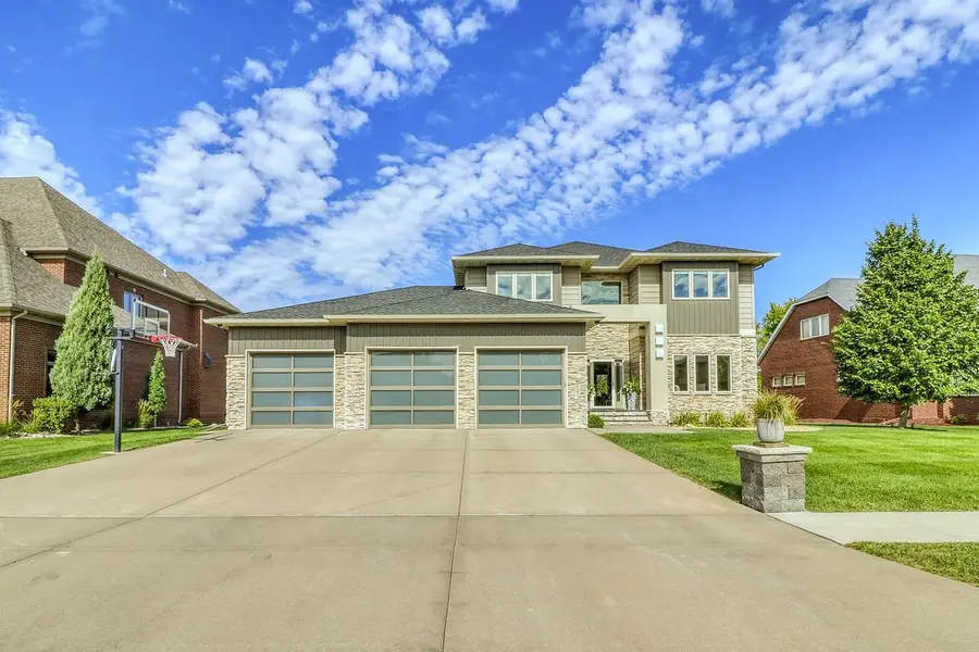 4345 Beach Lane S, Fargo, ND 58104 - #2