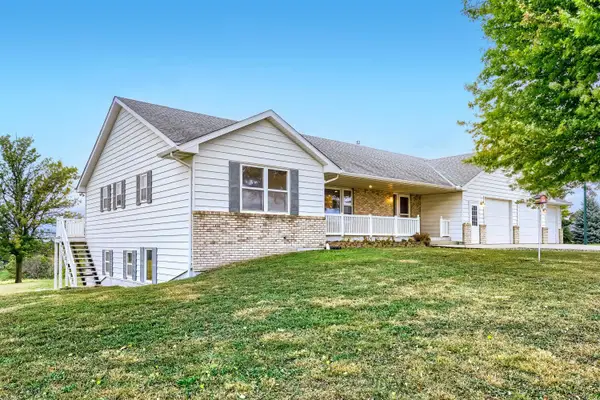 7030 Dahlgren Road, Chaska, MN 55318